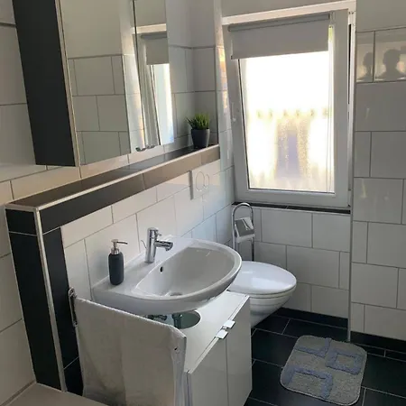 3 Bedrooms Queensize *